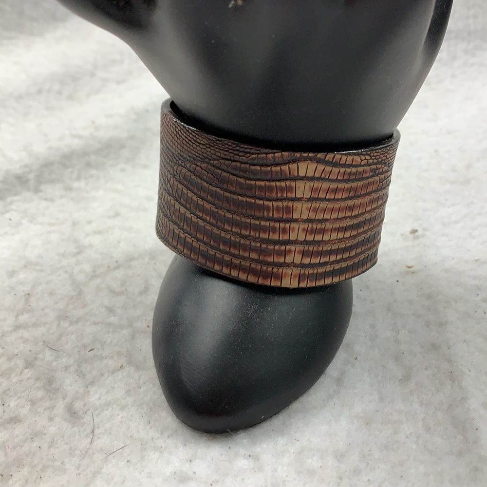 leighelena‎ Wide Cognac lizard jigsaw cuff - Picture 3 of 9